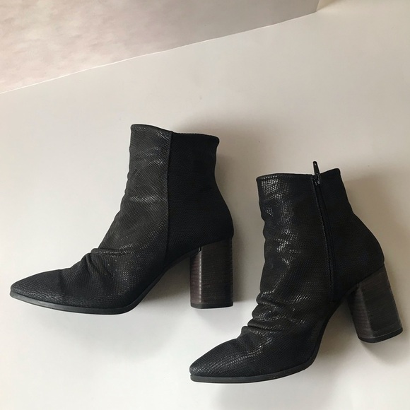 #066 2.5" Black Slouchy Ankle Boots | Sz 39 U.S. 7.5 | Bueno NWOT - Picture 5 of 9